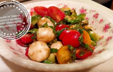 Salade d'avocats, tomates et boccocinis, vinaigrette balsamique et miel - Auboutdelalangue.com