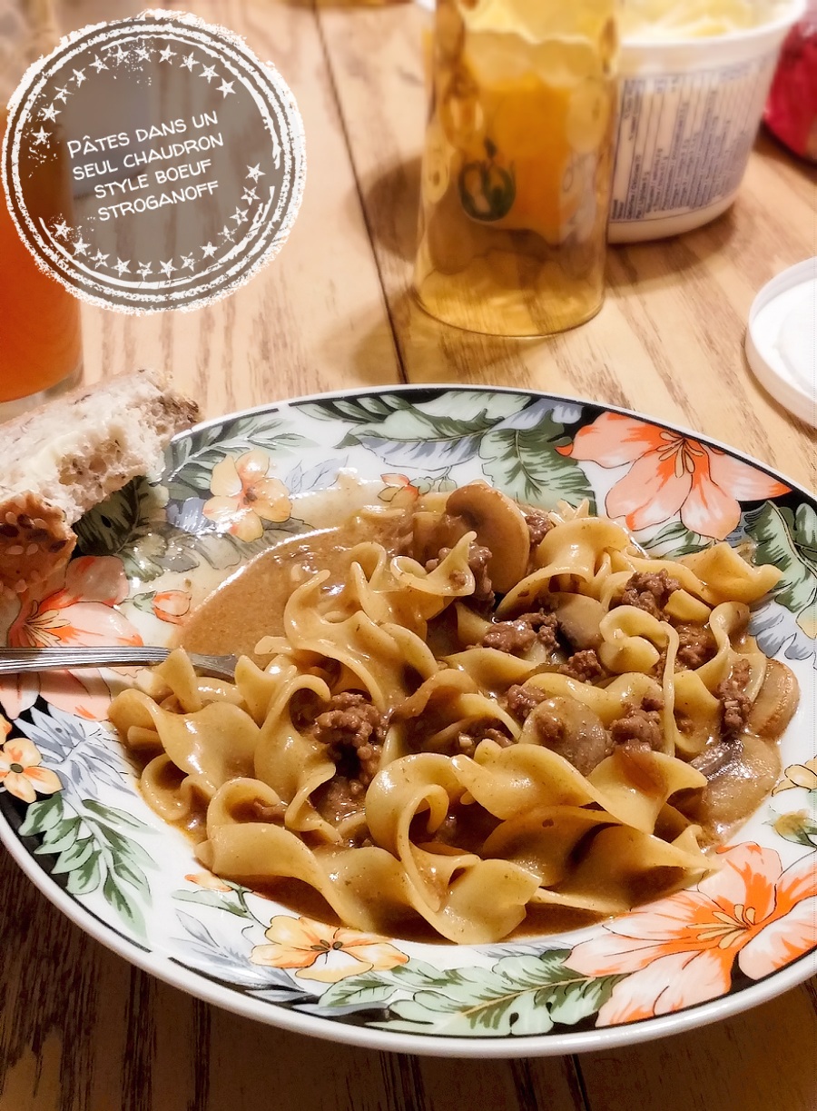 Pâtes dans un seul chaudron style boeuf stroganoff - Auboutdelalangue.com