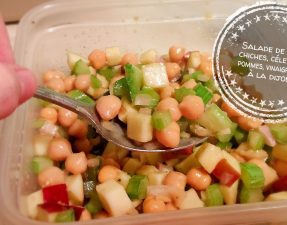 Salade de pois chiches, céleri et pommes, vinaigrette à la Dijon - Auboutdelalangue.com