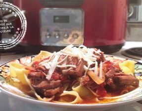 Rôti de palette aux tomates à la mijoteuse - Auboutdelalangue.com